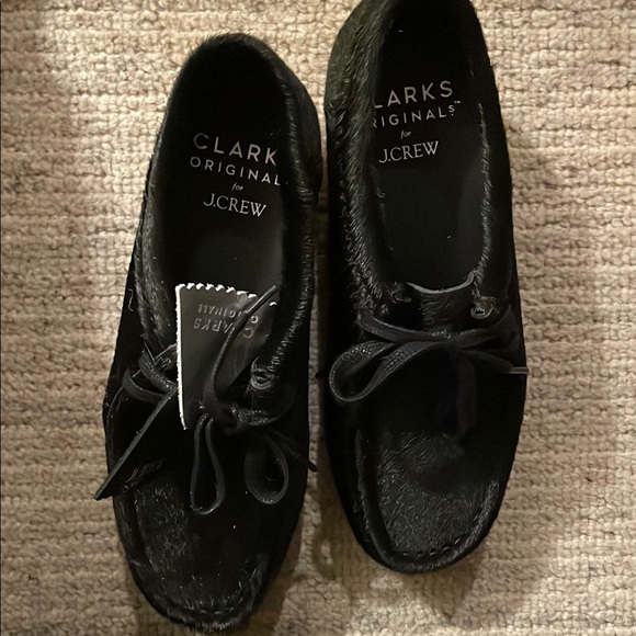 Black calf hair Clarks Wallabees with Tan Sole - Picture 3 of 5